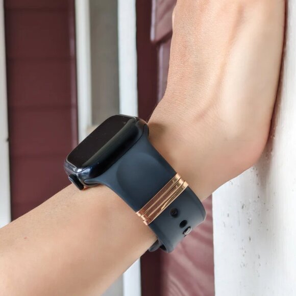 18k Yellow Gold Apple Watch Bar - Picture 7 of 7